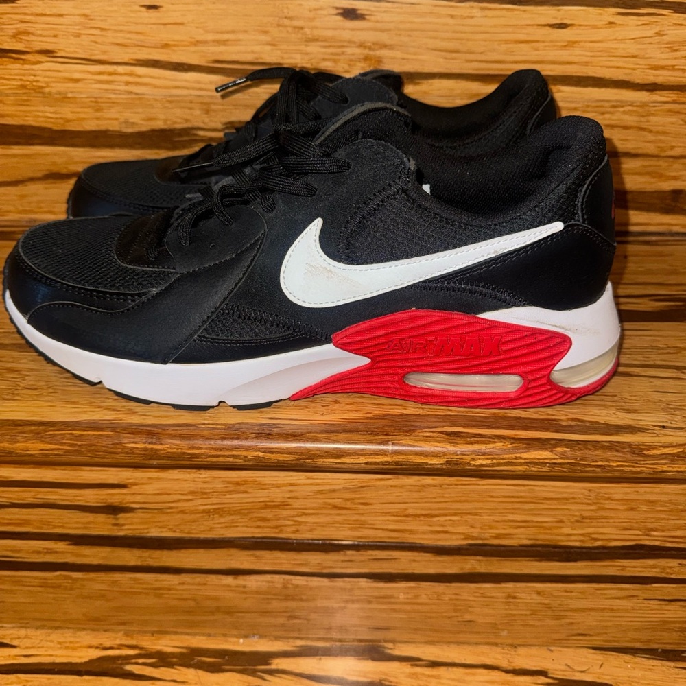 Nike Air Max Excee 'Bred'